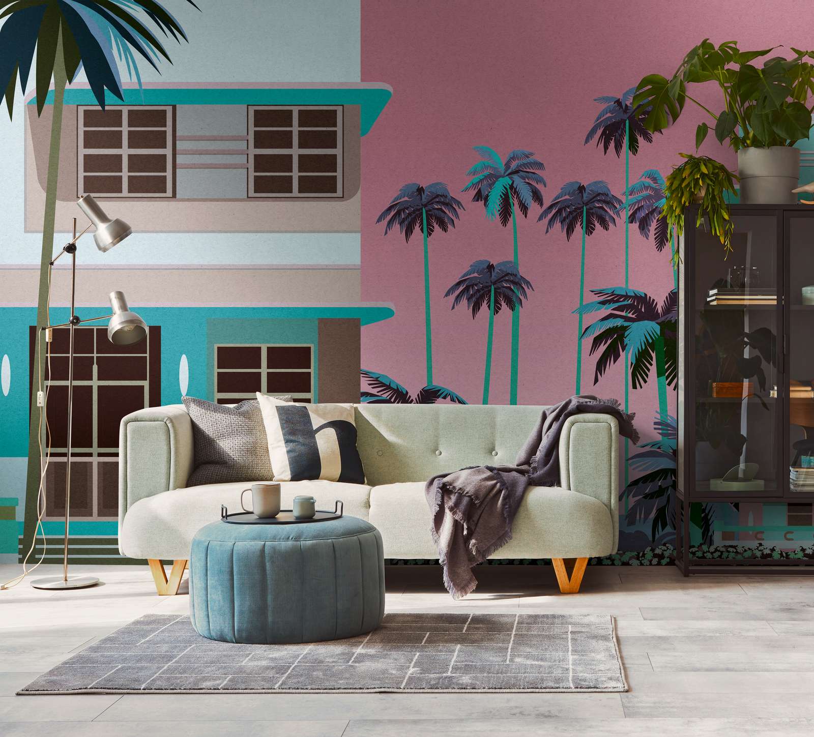             Retro muurschildering "Miami" met kleurrijke gebouwen en palmbomen tegen een zonsondergang als vliesbehang - blauw, roze, bruin
        