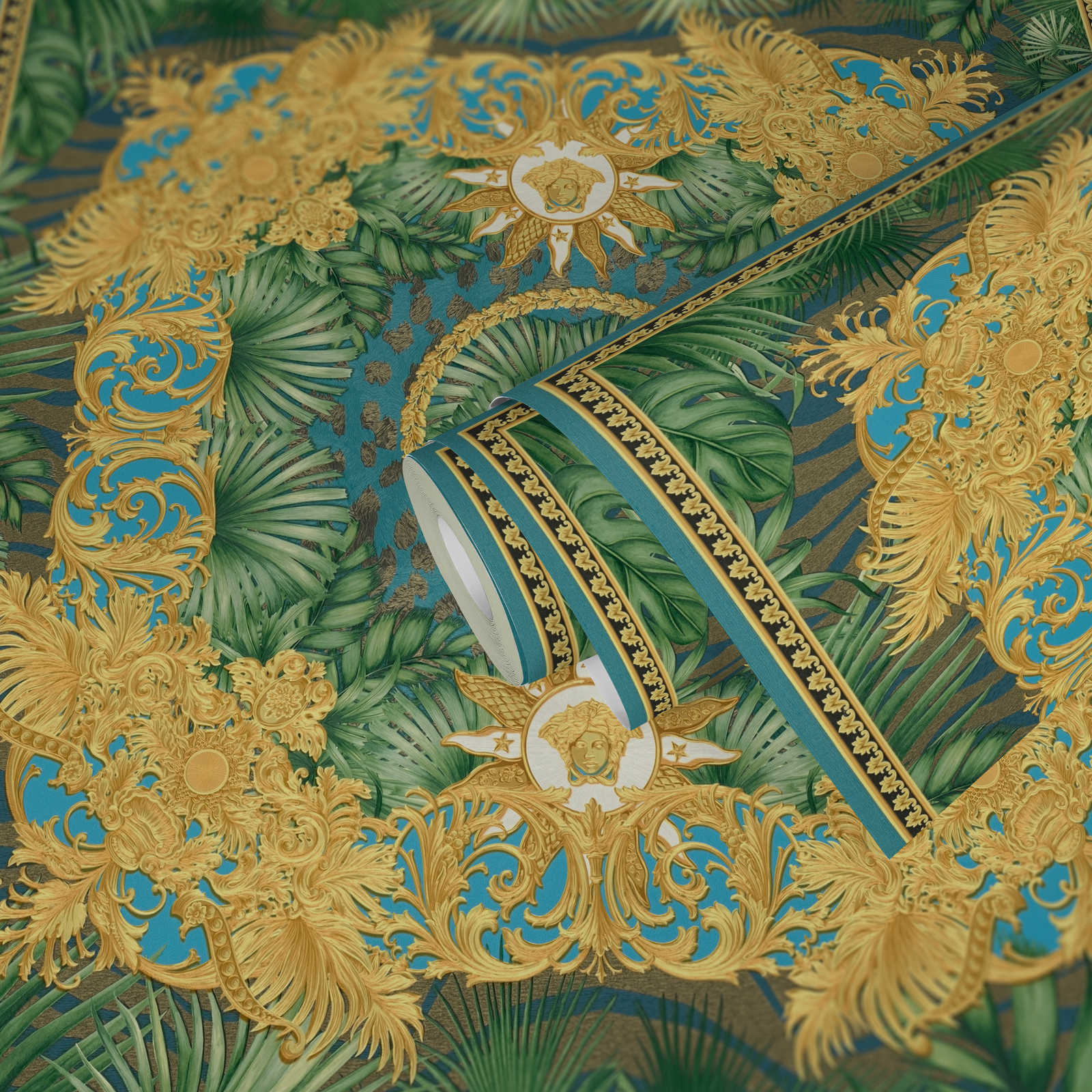             Papel pintado VERSACE motivo selva y ornamento - verde, metálico
        