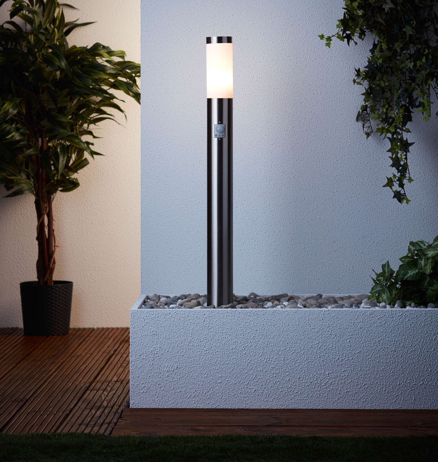             Plastic outdoor floor lamp - Carlo 4 - Metallic
        