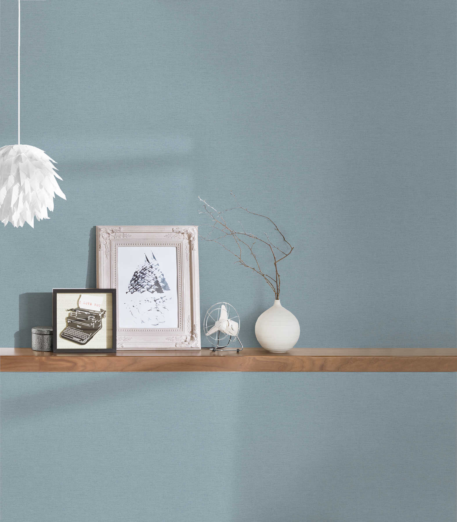             Papier peint aspect lin bleu clair avec aspect textile style scandi
        