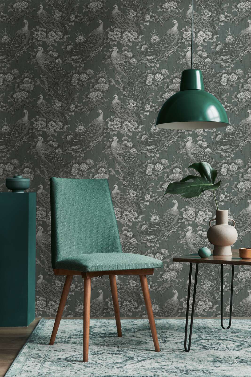             Non-woven wallpaper in English country house style floral - grey, black
        