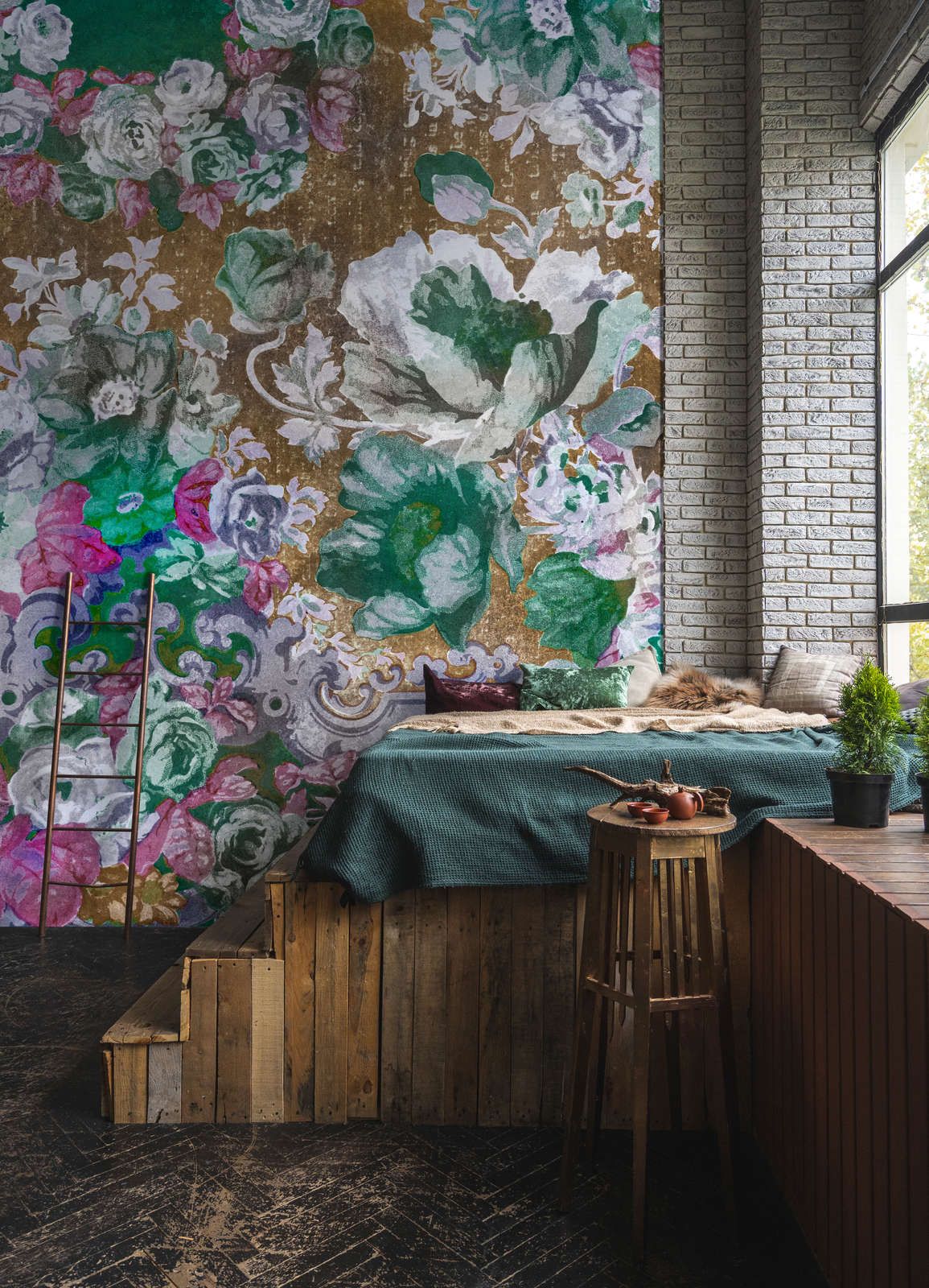             papier peint en papier panoramique »carmente 1« - motif floral de style classique devant une structure d'enduit vintage - multicolore | Intissé lisse, légèrement nacré
        
