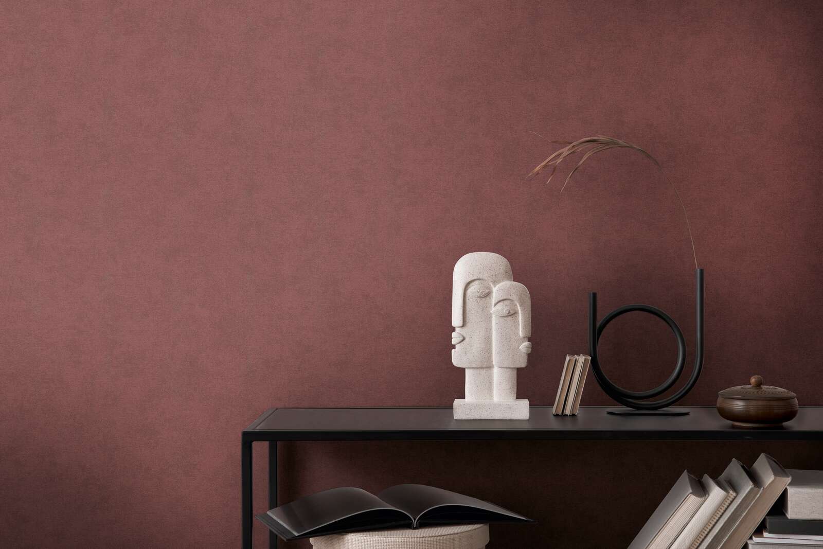             Plain non-woven wallpaper with a subtle surface texture - red
        