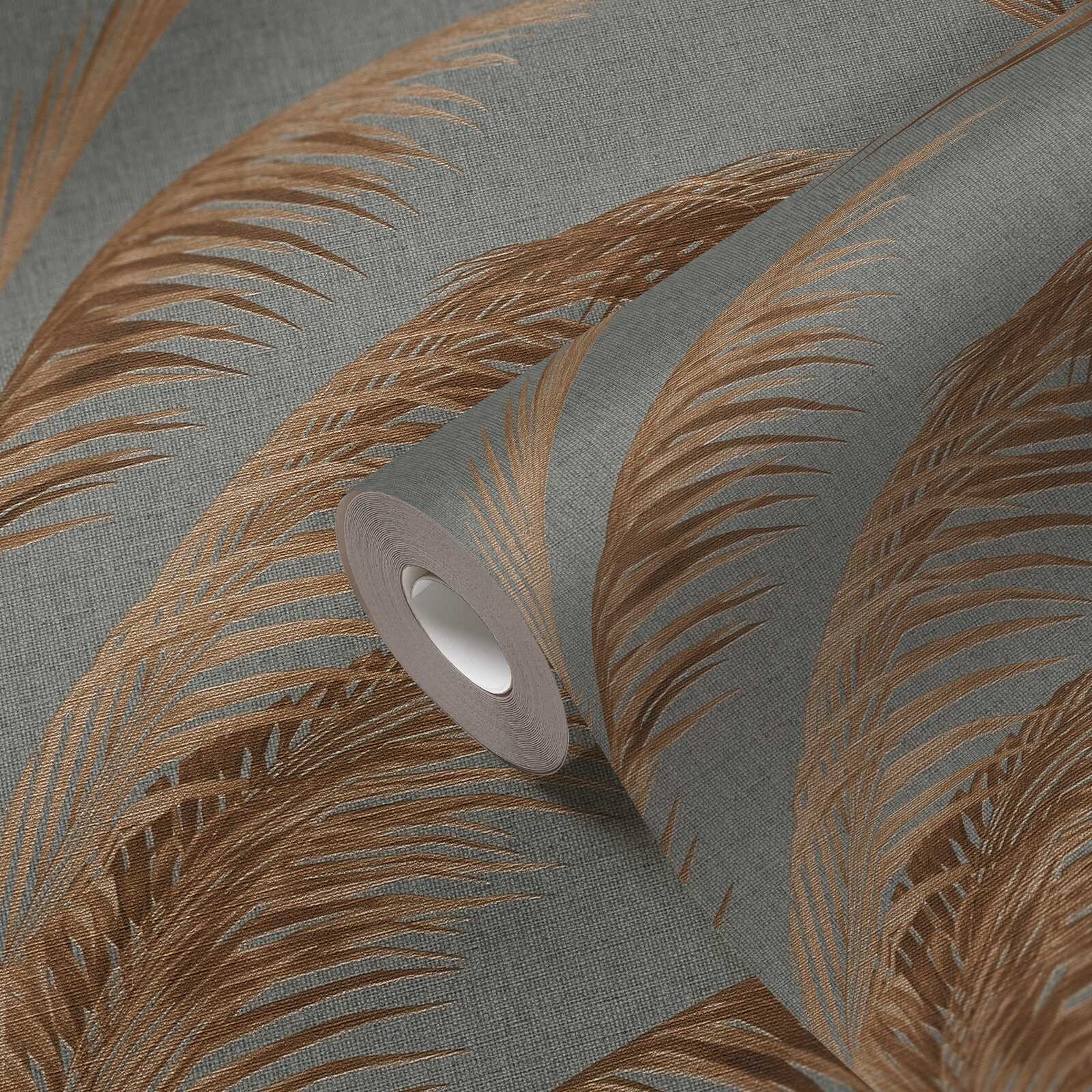             Non-woven wallpaper with palm tree pattern and metallic accents in gold - grey, rust, metallic
        