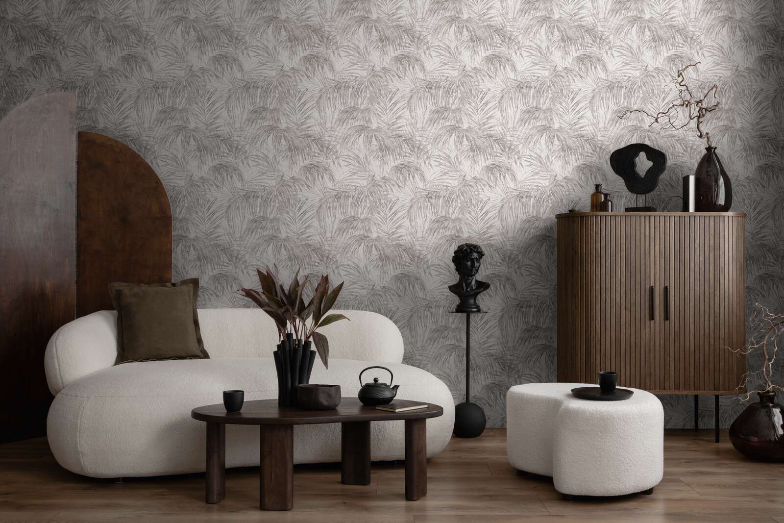             Faded jungle motif wallpaper with textured design - white, grey
        