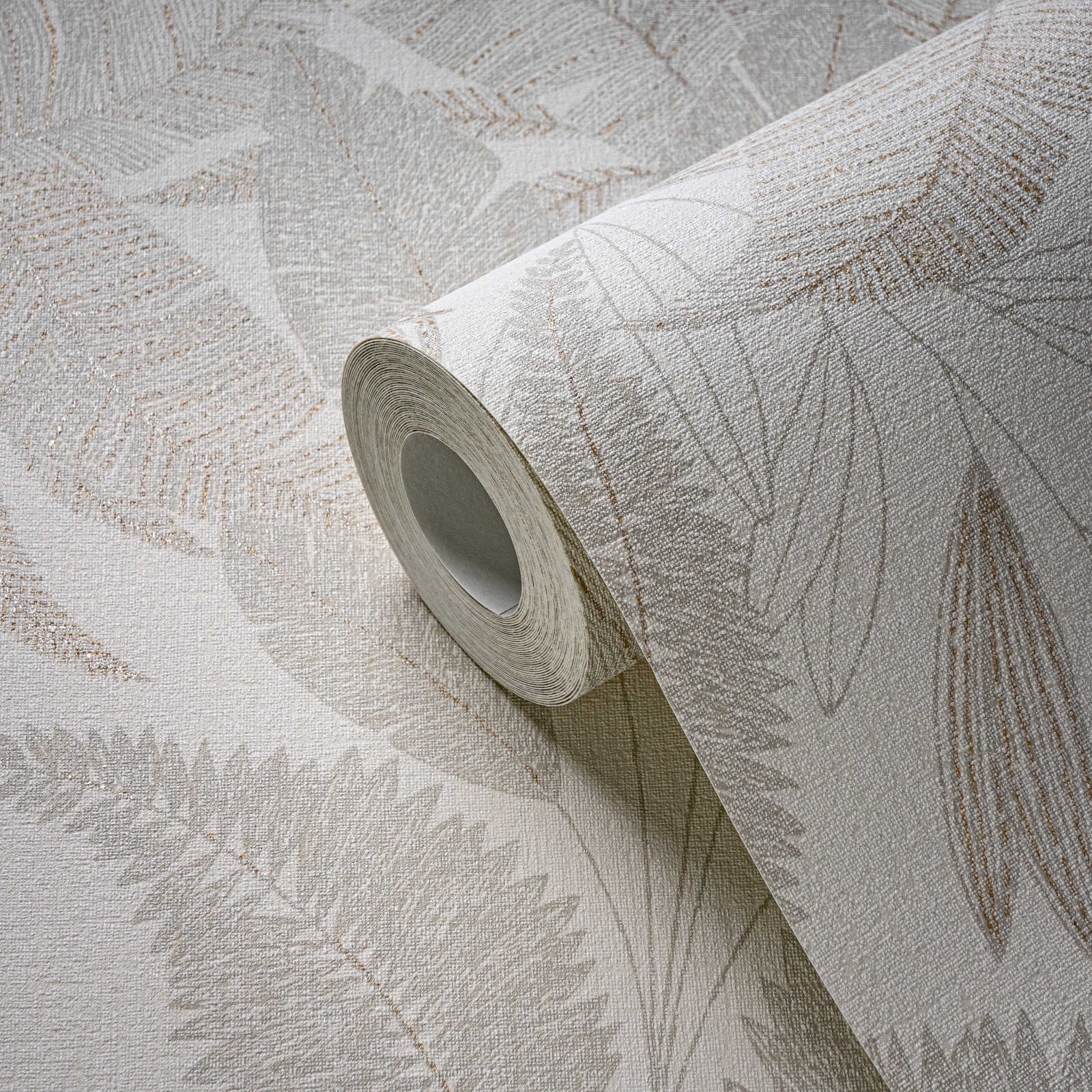             Floral non-woven wallpaper with leaf pattern in soft colours - cream, beige
        