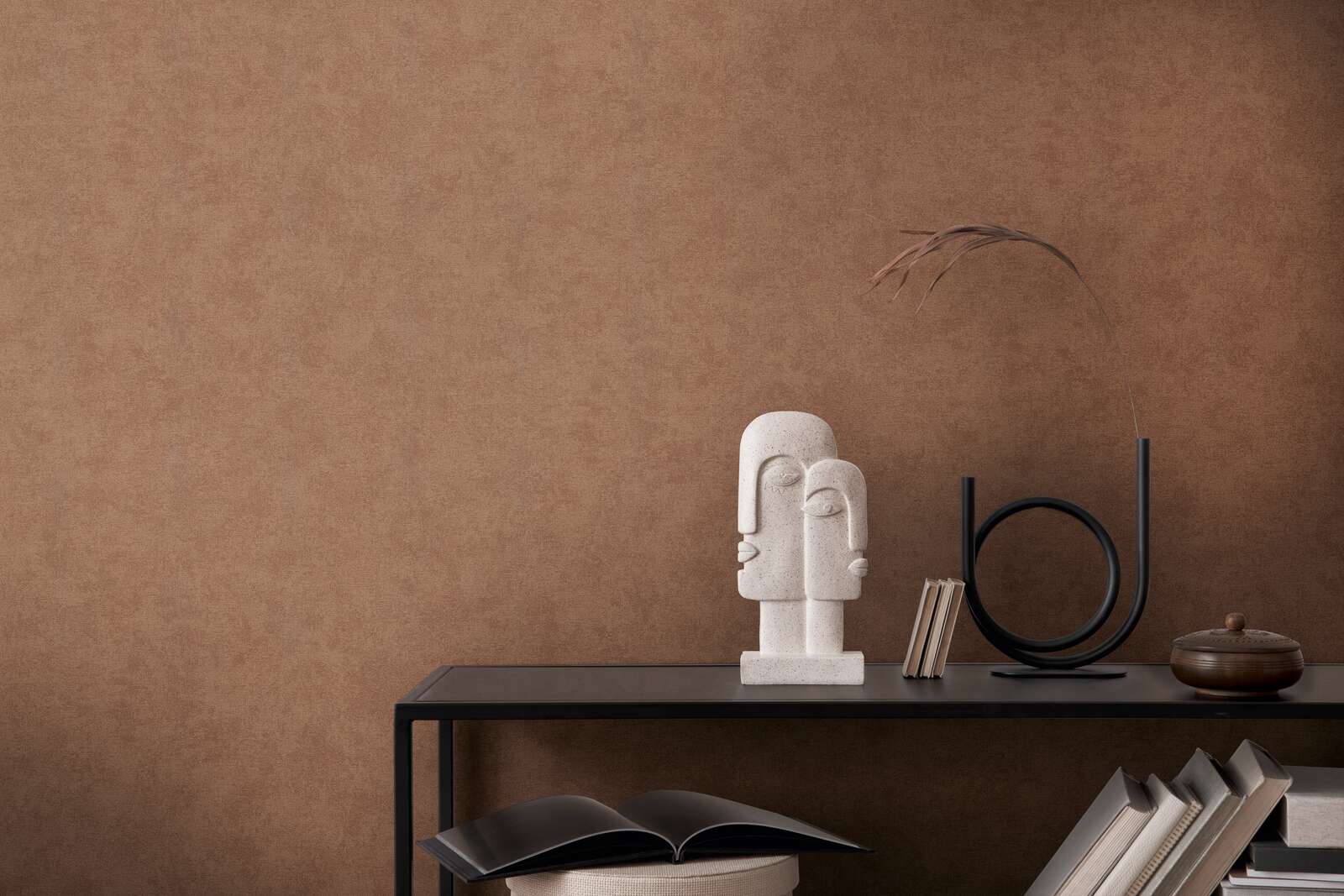             Single-coloured non-woven wallpaper with subtle texture - brown
        