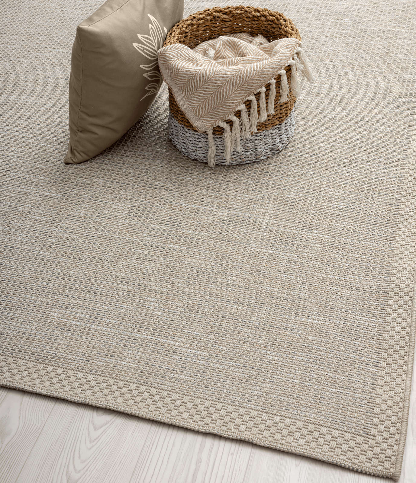             Flatweave Outdoor Rug in Greige - 200 x 140 cm
        