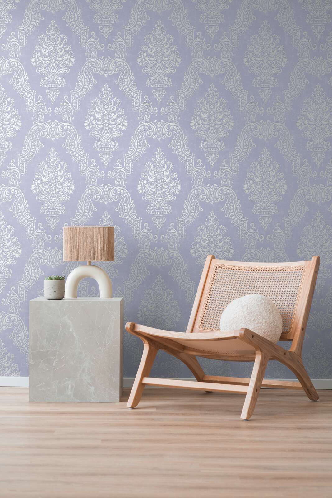             Vintage non-woven wallpaper in baroque style with ornaments - violet
        