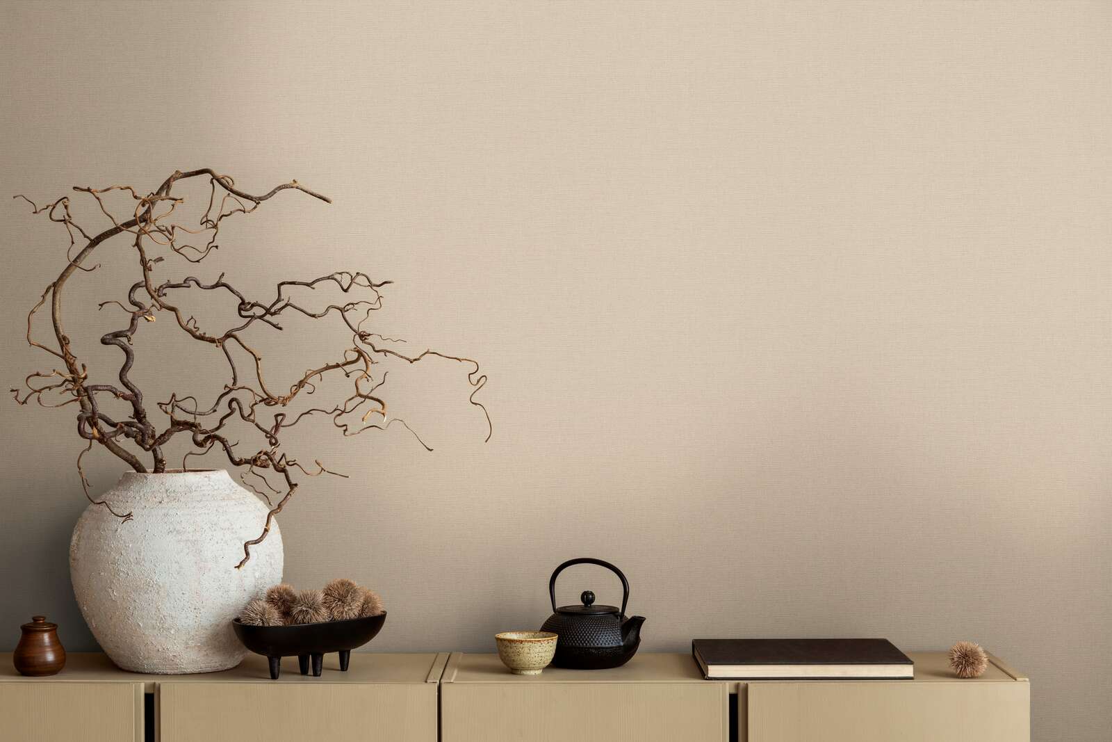             Non-woven wallpaper plain in warm colours - beige
        