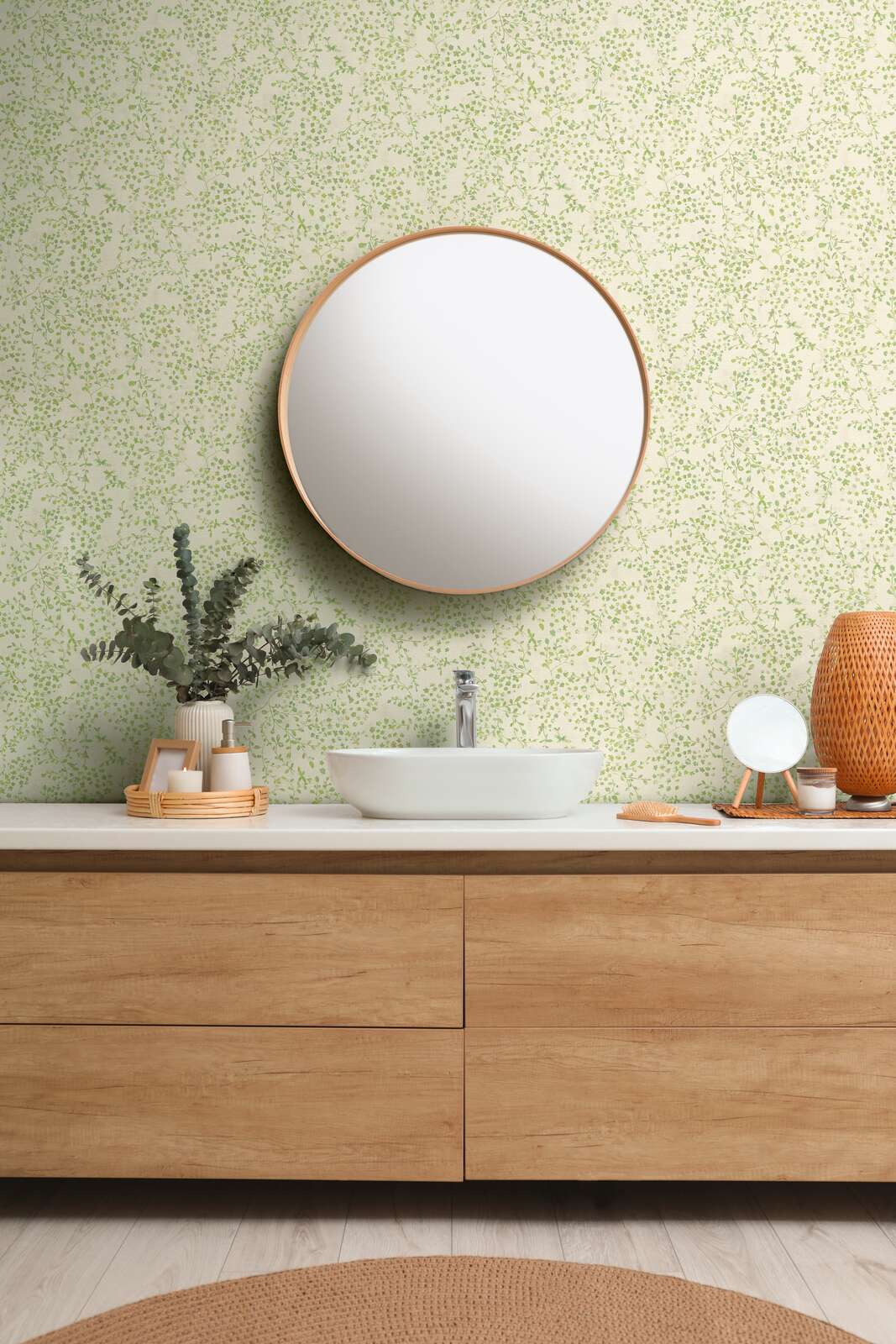             Non-woven wallpaper all over floral motif with light golden accents - green, white, cream
        