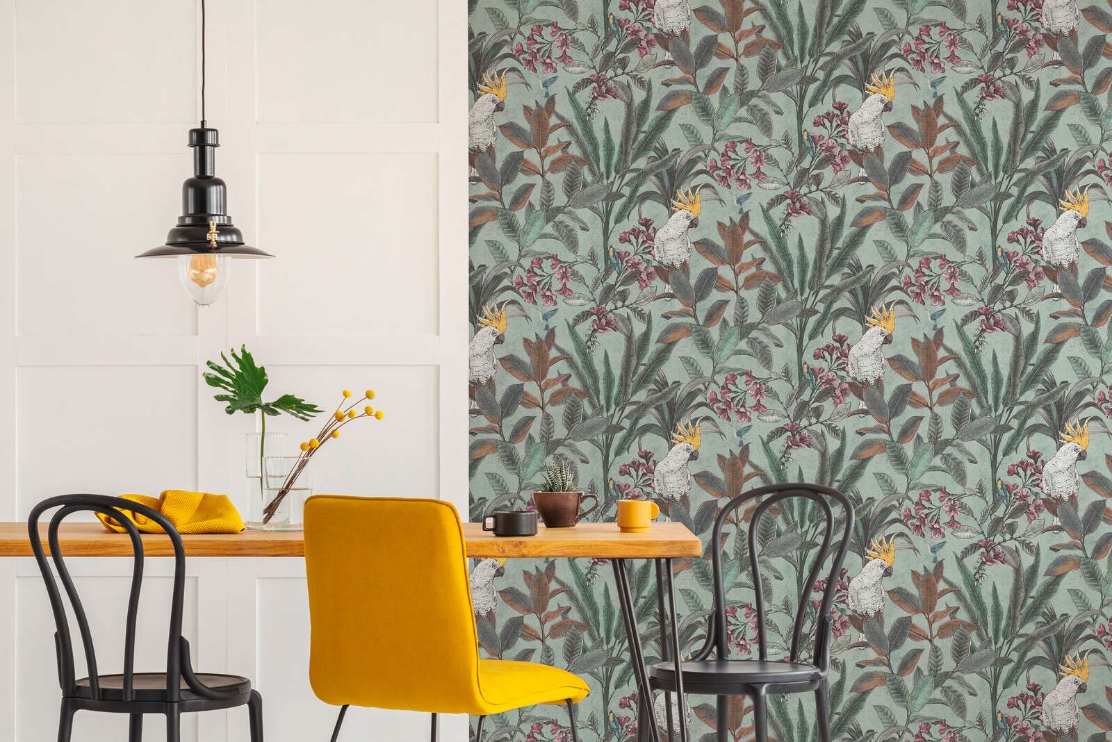             Non-woven wallpaper jungle with parrot in vintage design - green, blue, pink
        