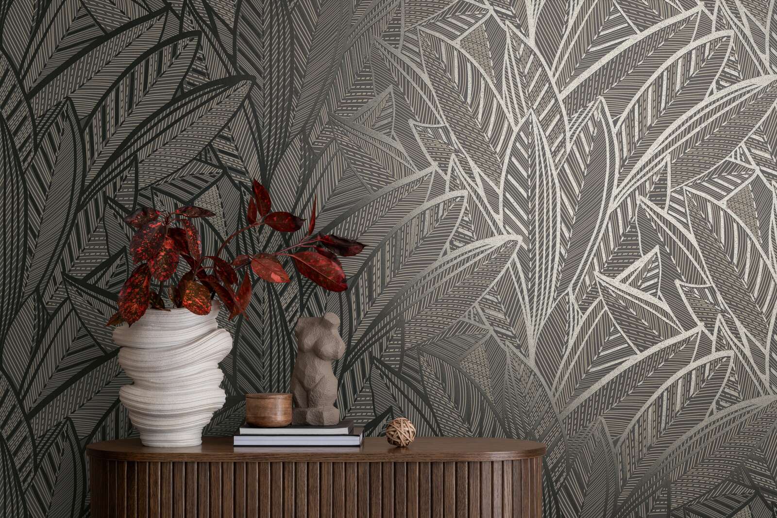             Jungle papier peint intissé avec motif de feuilles et effets brillants - noir, métallique
        