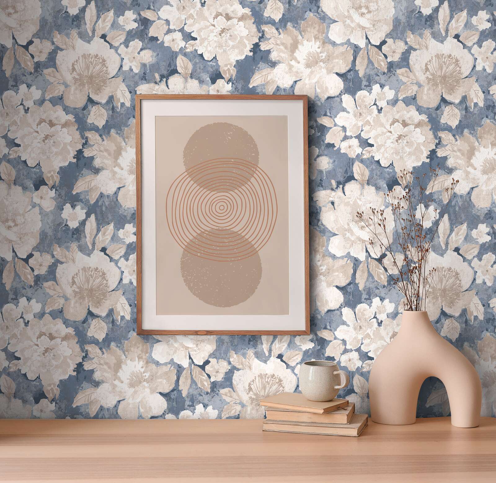             Non-woven floral wallpaper in watercolour and vintage look - blue, beige, cream
        