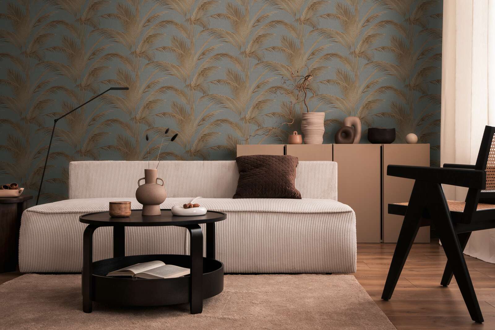             Non-woven wallpaper with palm tree pattern and metallic accents in gold - grey, rust, metallic
        