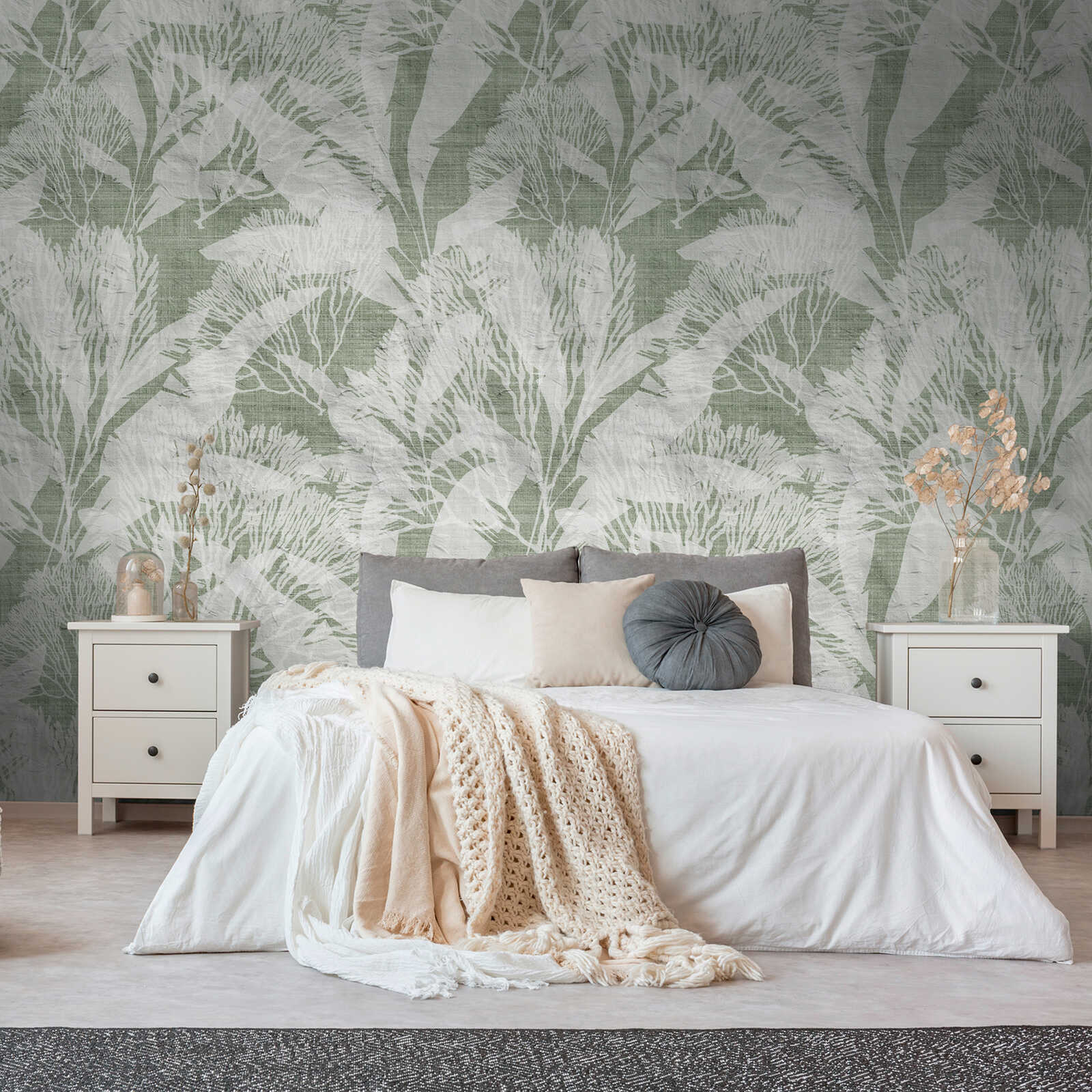             Non-woven wallpaper with palm leaves in an elegant linen look and large-scale pattern repetition - green, white
        