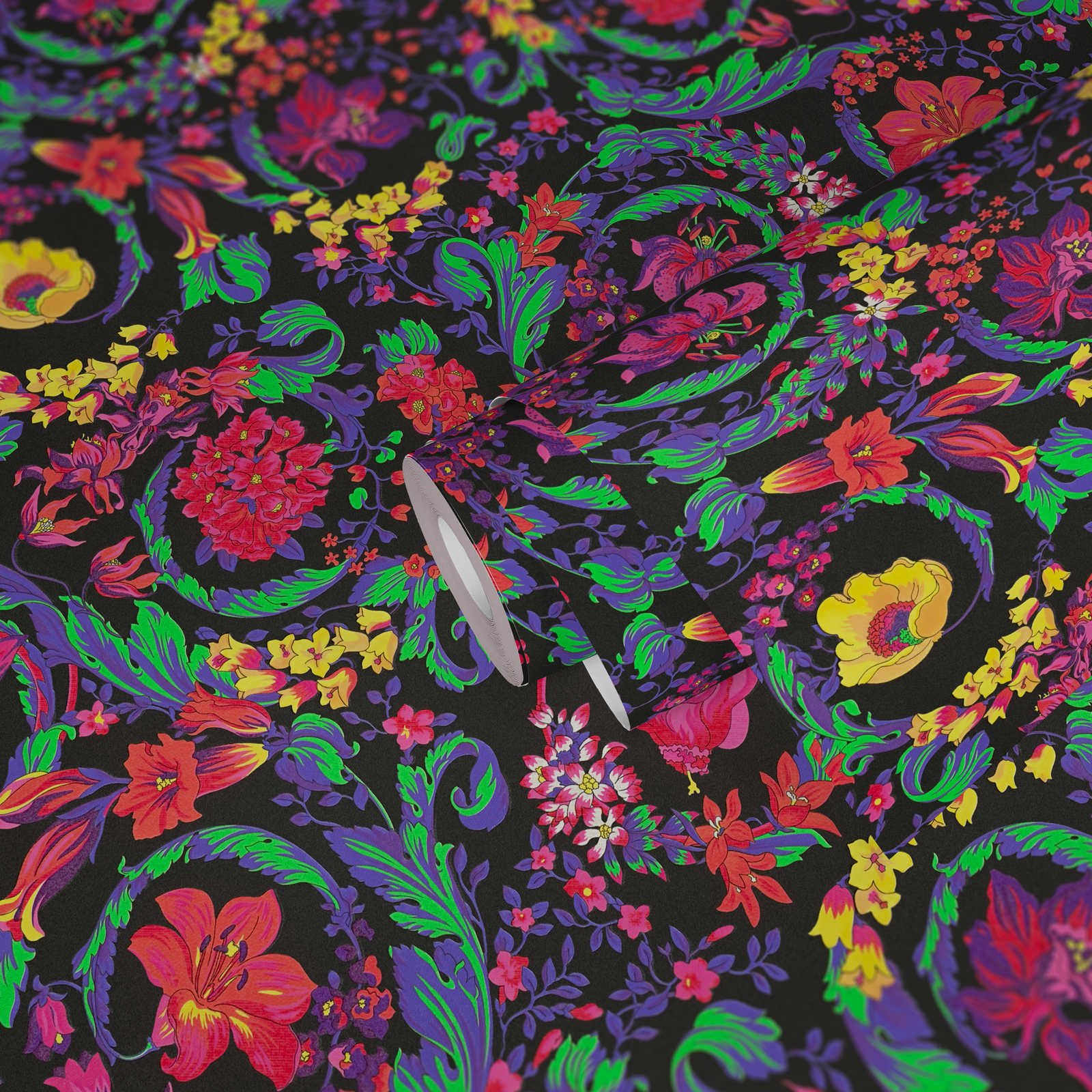             Floral VERSACE wallpaper ornaments in neon colours - multicoloured
        