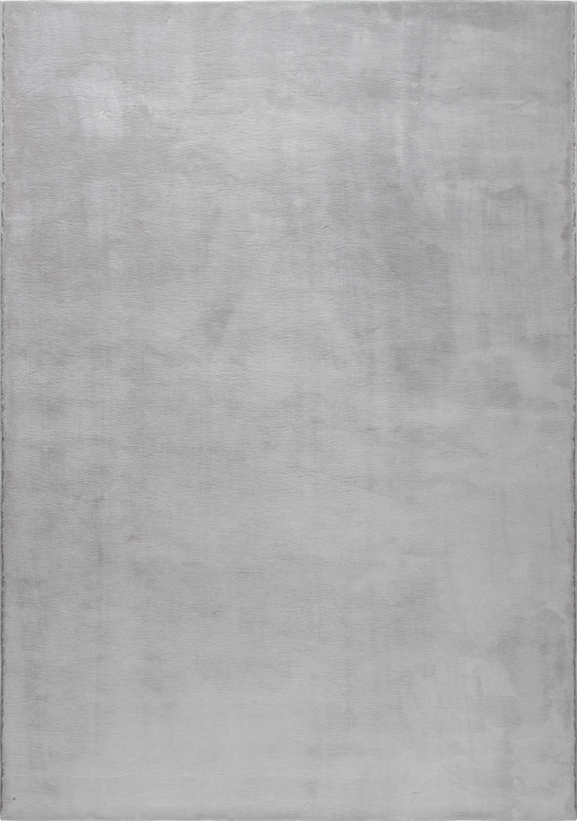             Acogedora alfombra de pelo alto en gris suave - 150 x 80 cm
        