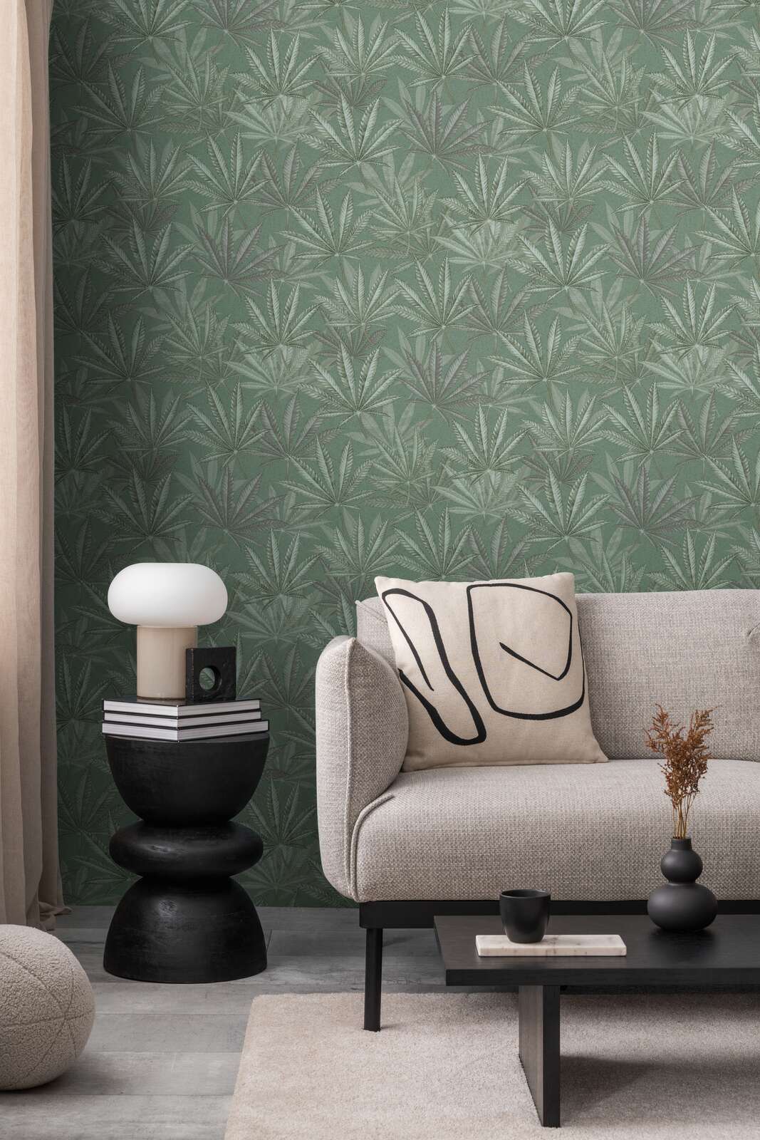             Non-woven wallpaper with leaf pattern in jungle look - green
        