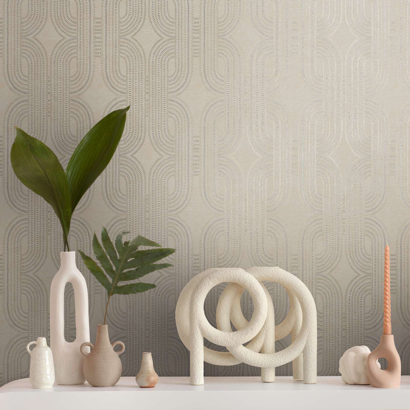             Graphic retro non-woven wallpaper - beige, metallic, grey
        