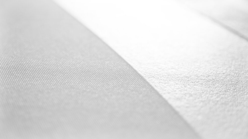             Papier peint à rayures à peindre avec aspect 3D - Blanc
        