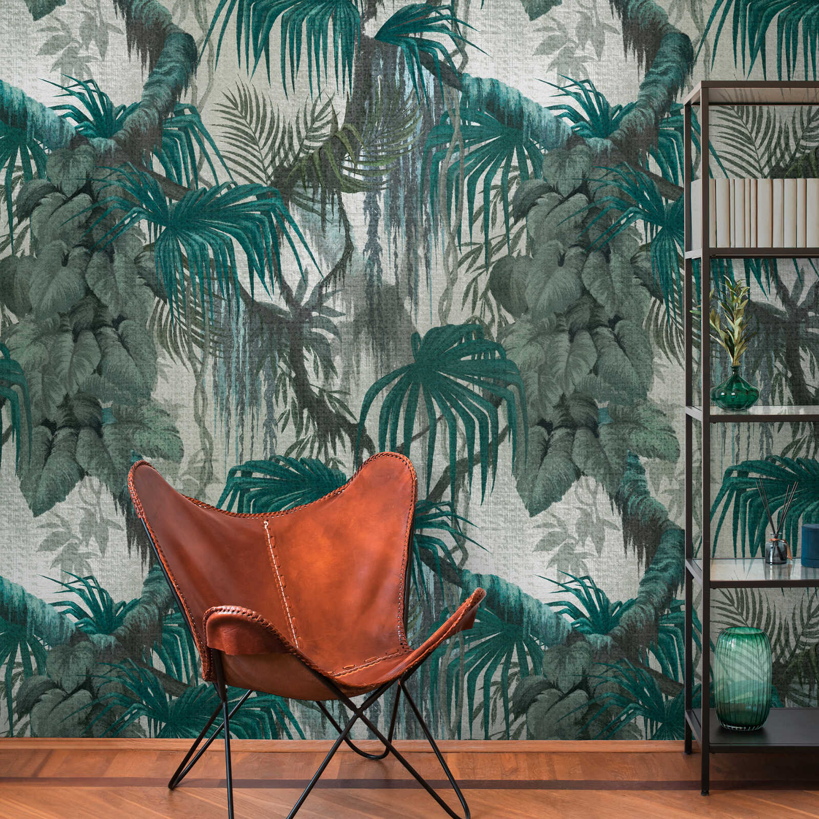 Vliesbehang met exotisch jungle-motief in linnenlook en grootschalige patroonherhaling - groen, petrol, grijs
