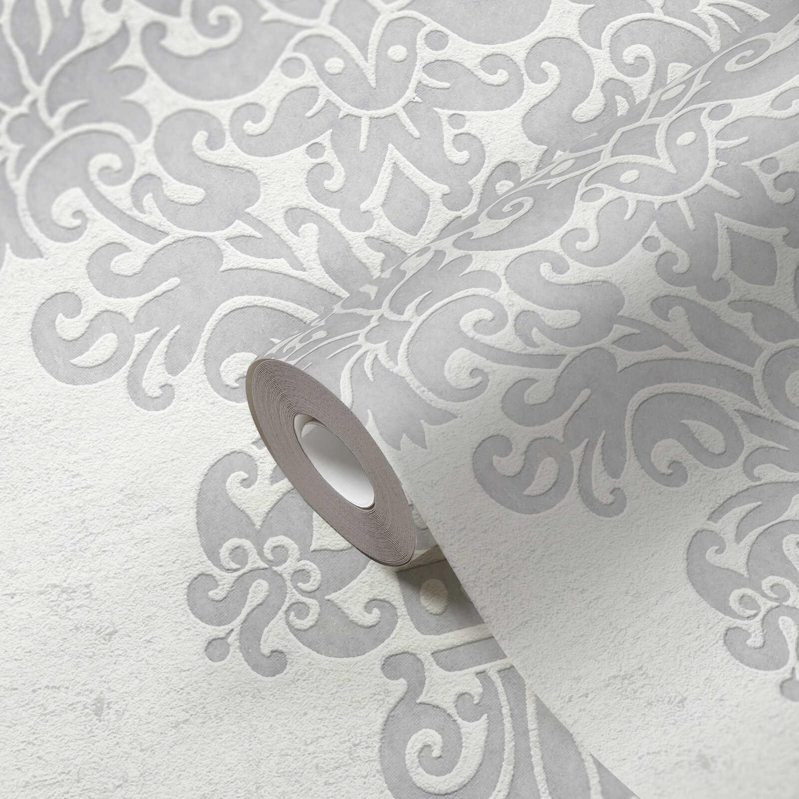             Non-woven wallpaper in baroque style with glittering details - white, grey
        