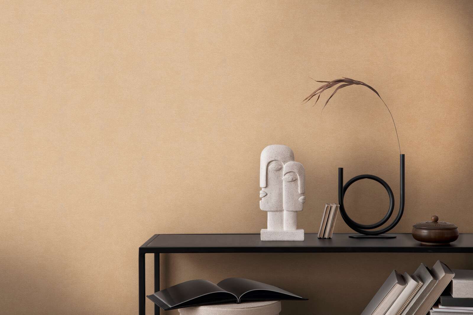             Single-coloured non-woven wallpaper with a fine surface texture - Beige
        