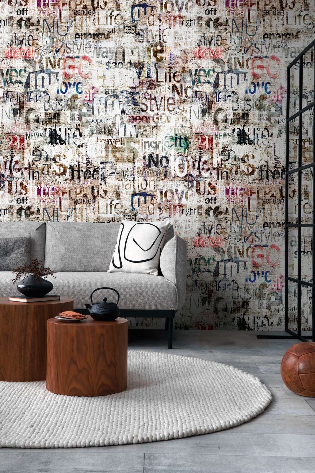             Artistic non-woven wallpaper with vintage newspaper print motif and large-scale pattern repetition - grey, beige, colourful
        