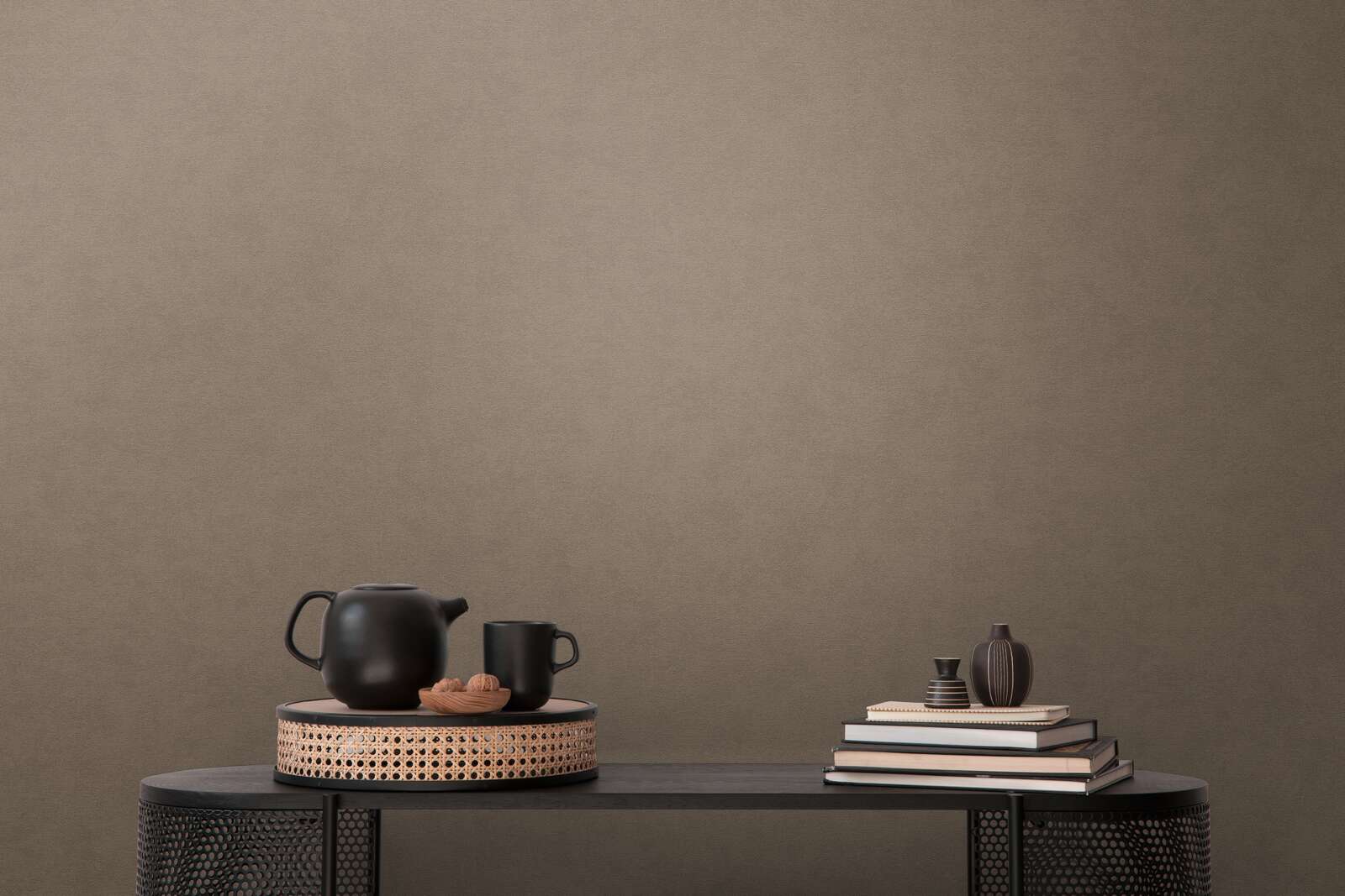             Single-coloured non-woven wallpaper with a soft texture - brown
        