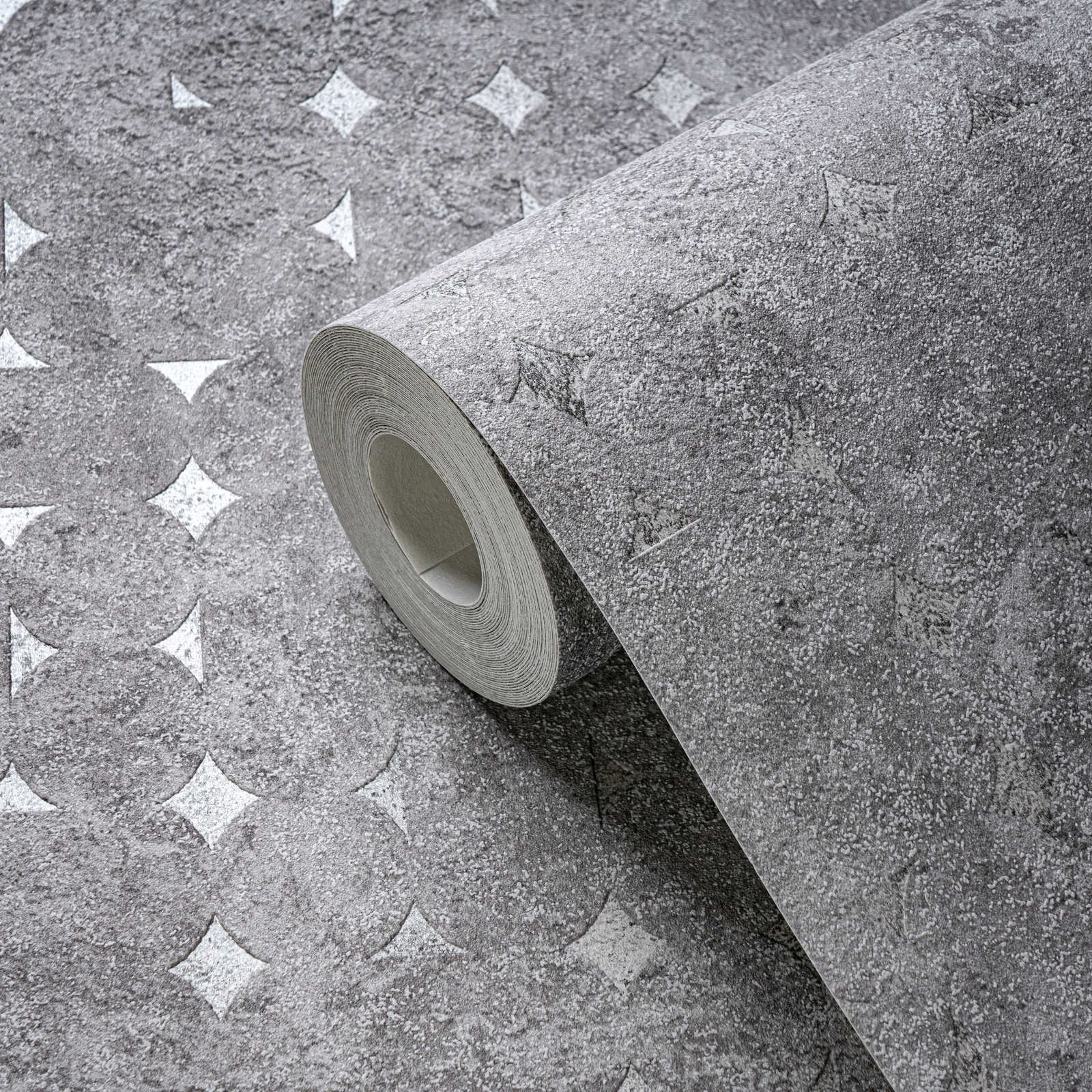             Wallpaper with geometric shapes and shiny accents - grey, silver
        