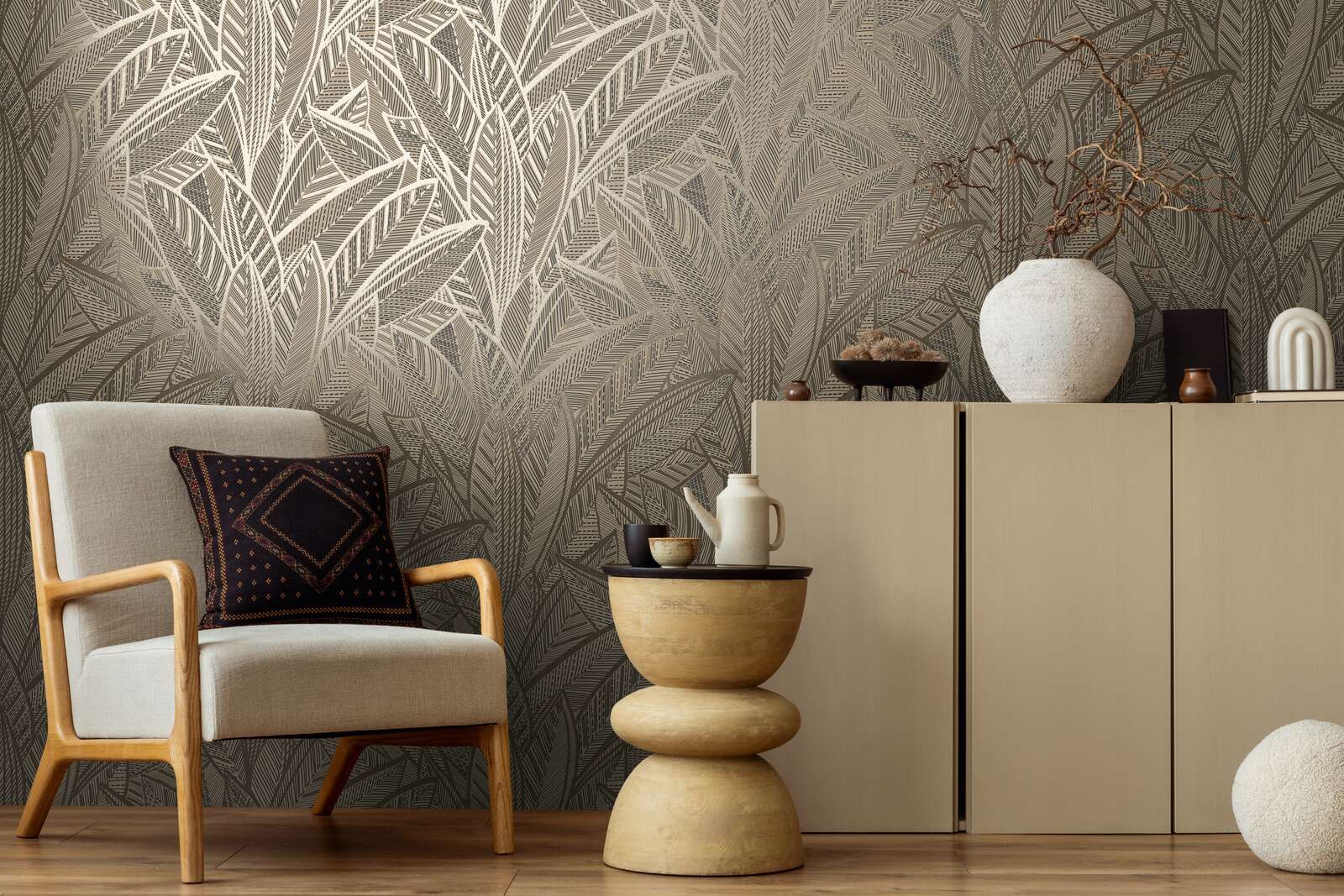             Jungle non-woven wallpaper with palm leaves and light gloss effects - metallic, black
        