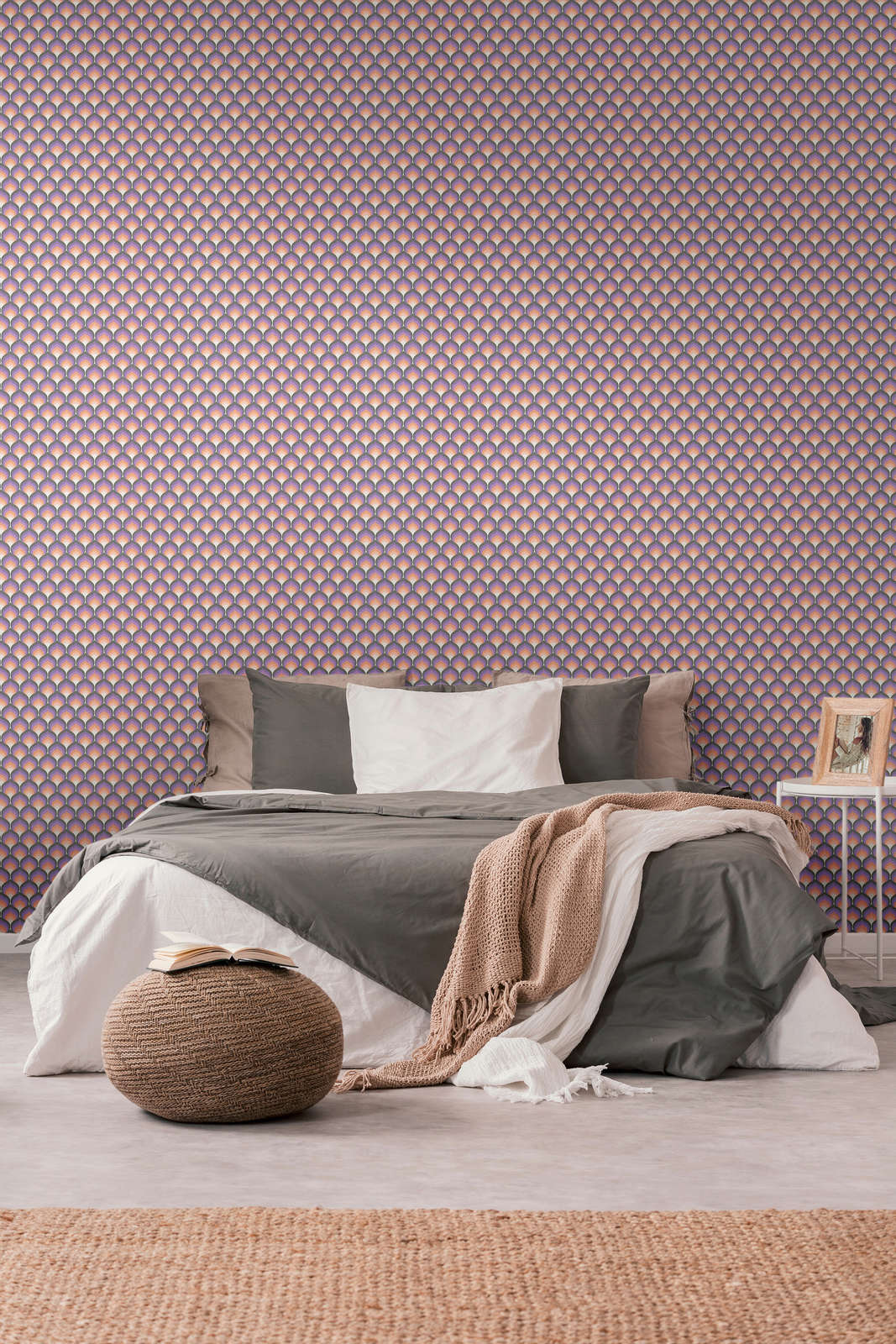             Papel pintado de estilo retro con motivos abstractos a escala - naranja, negro, morado
        