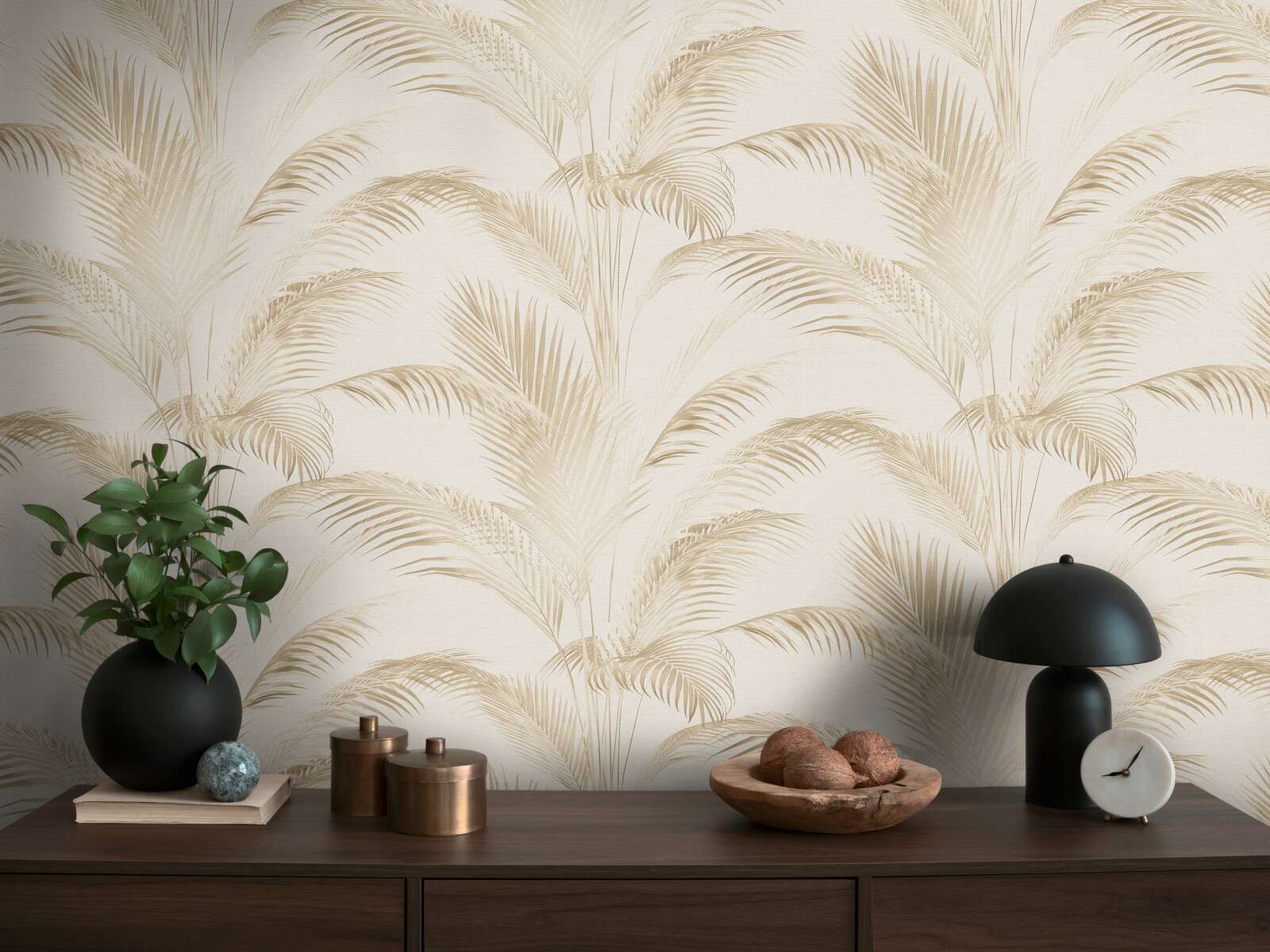             Non-woven wallpaper with palm leaves in soft colours - cream, beige, brown
        