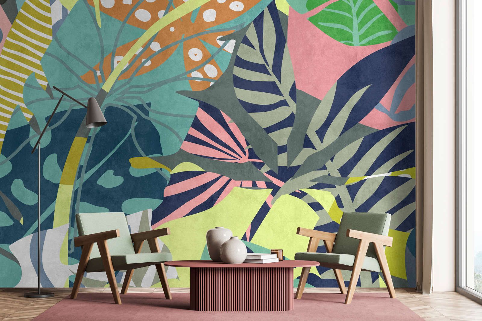             Digital behang »anais 1« - Abstracte junglebladeren op betonnen pleisterstructuur - Bont | Glad, licht parelmoerglanzend vlies
        