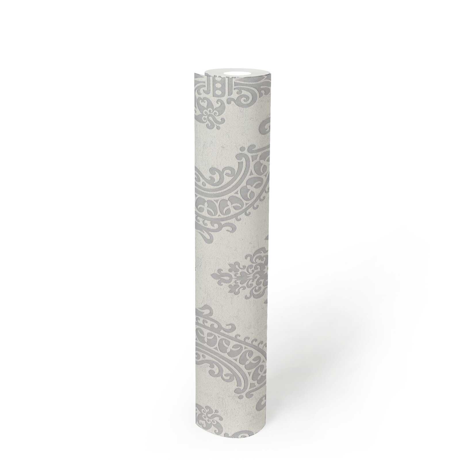             Non-woven wallpaper in baroque style with glittering details - white, grey
        