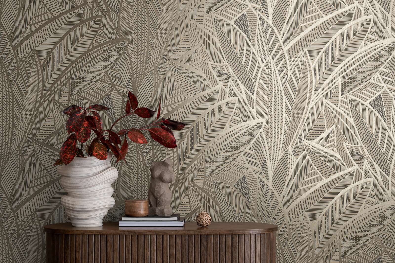             Jungle vliesbehang met palmbladeren en lichtglanseffecten - metallic, zwart
        