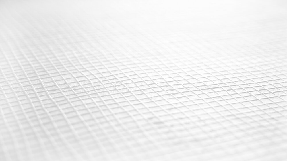             Papier peint intissé blanc avec motif à lignes dans le style rétro
        