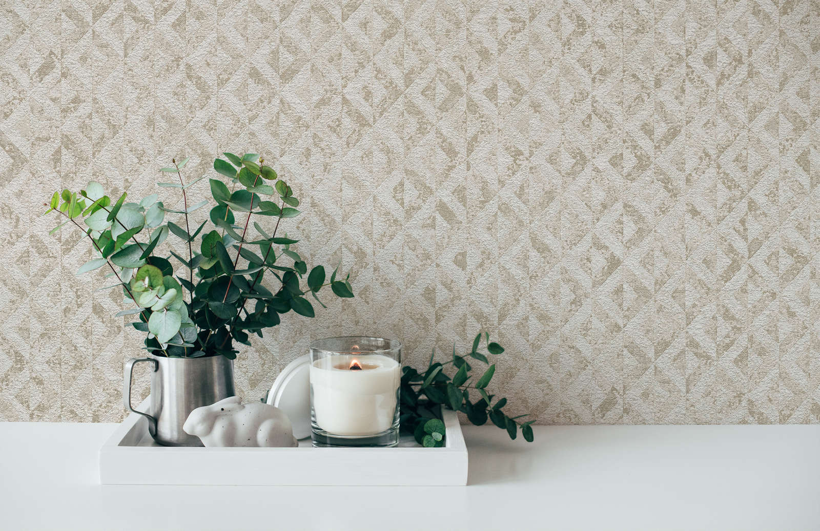             Patterned wallpaper with abstract ornaments - white, gold
        