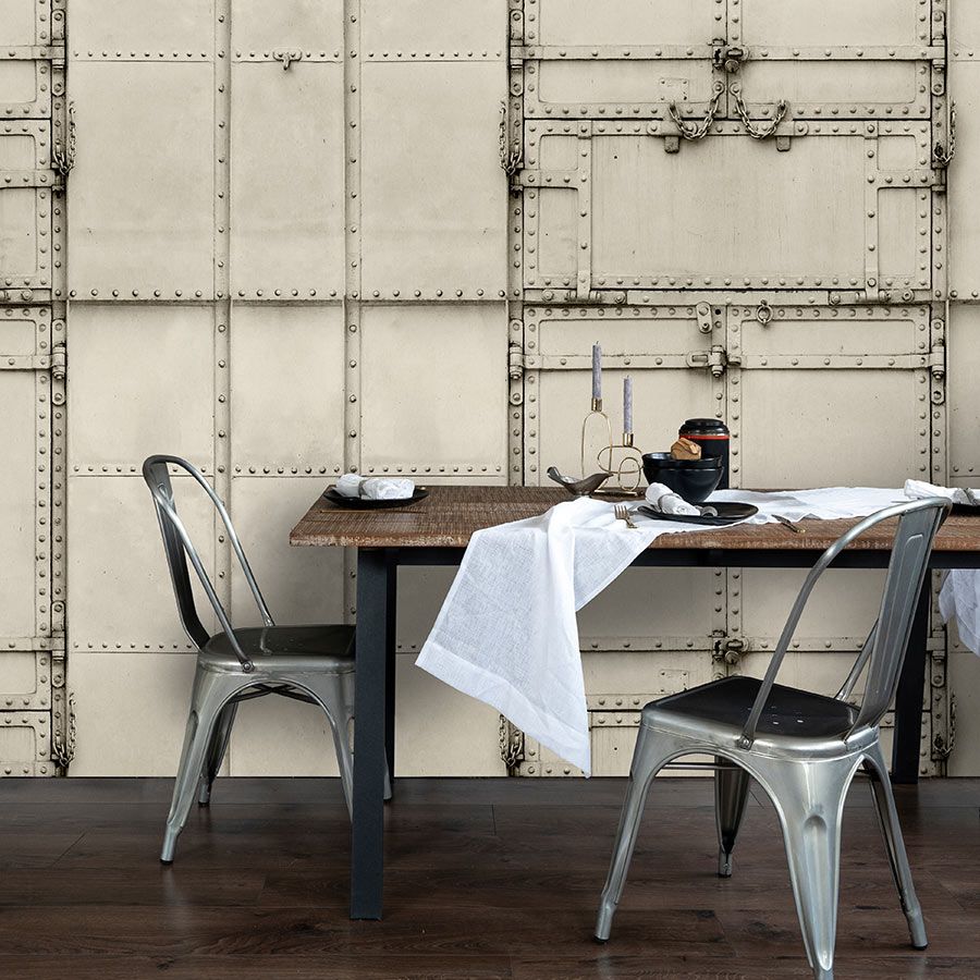 Fotomural »madurai« - Diseño patchwork con placas de metal con remaches y cadenas - Tela no tejida lisa y mate
